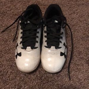 Boys Under Armour baseball cleats Size 1